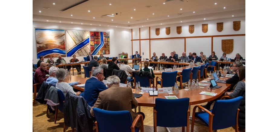 Auf dem Bild erkennt man eine Sitzung des Verbandsgemeinderats Nieder-Olm